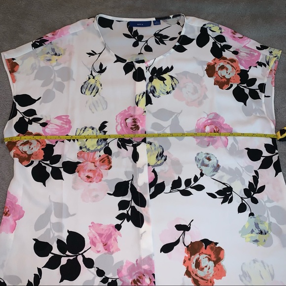 White & Bright Multicolor Floral Pattern Button Up Sleeveless Top - Picture 3 of 4